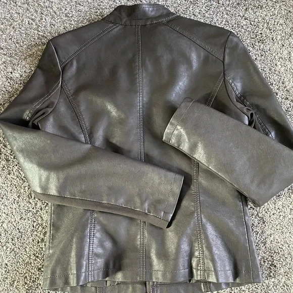 Genuine Black Leather Jacket - Picture 3 of 3